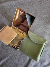 Vintage Elgin American Gold Tone Etched Design Powder Compact 