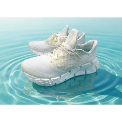 Reebok Zig Kinetica 3   Tenis Deportivo Triple Blanco/Crema   Talla US 10