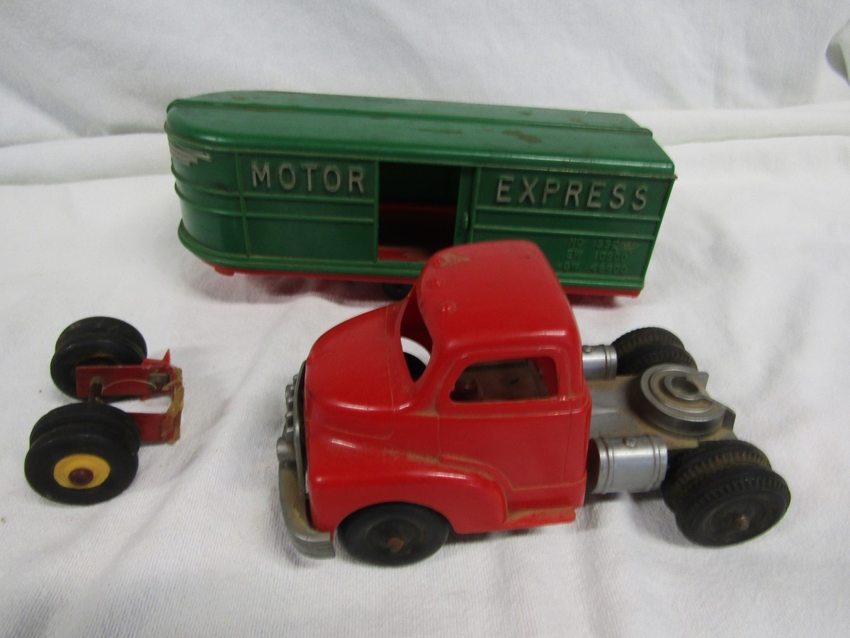 VINTAGE HUBLEY TOY TRUCK CAB SEMI TRACTOR TRAILER PLASTIC MOTOR