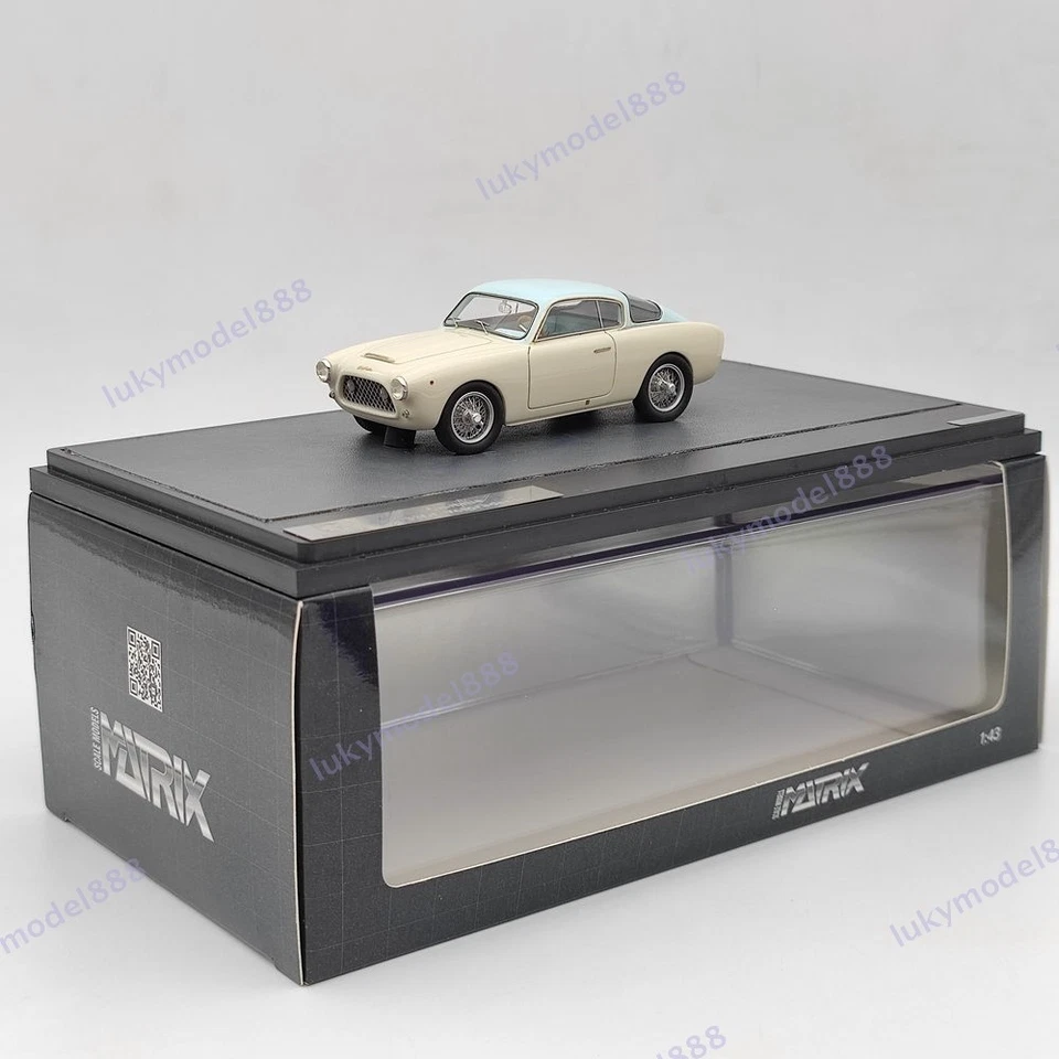 Coche de resina MATRIX-MODELS 1/43 Cisitalia 33DF Voloradente cupé blanco MX10307-011 Foto 2 de 4