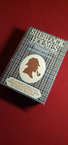 Sherlock Holmes: The Complete Illustrated Short Stories by Arthur Conan Doyle - Picture 1 of 8
