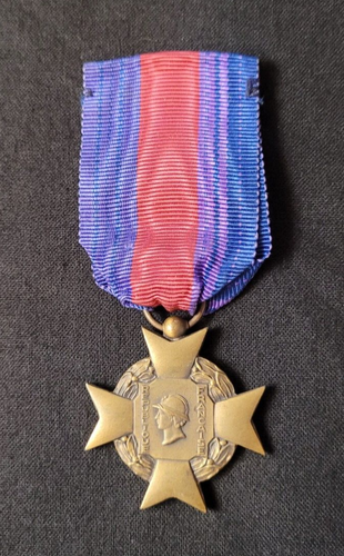 1914-18 - Médaille Militaire ancienne / R F / Valeur et Discipline / 1870 / vers 1914-1918 MED415