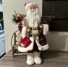 NWT WINTER WONDER LANE FAUX FUR PLAID SANTA WITH BOTTLE BRUSH TREE & BURLAP SACK