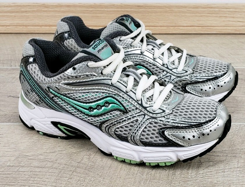 saucony walking shoes