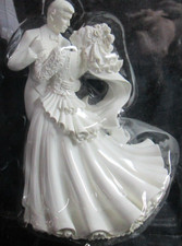 "Wilton Bianca Wedding Couple" 5 1/2" High X 4" Wide Wedding Cake Topper