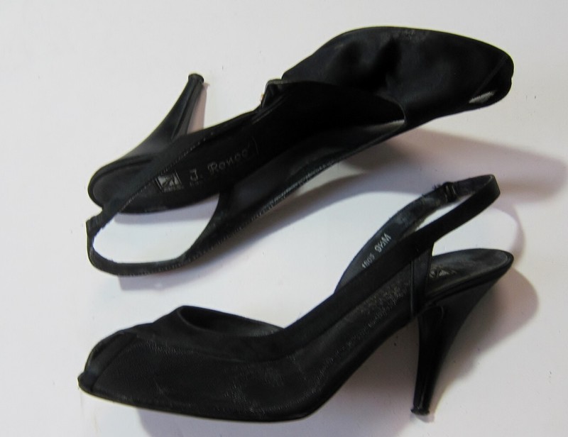 J. Renee black 3” heels, used but in wearable condition. 9-1/2 M.