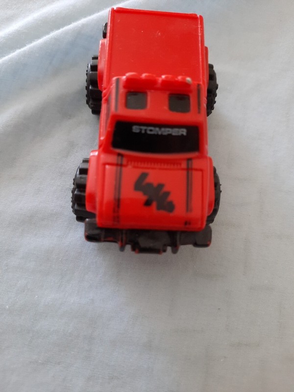 Stomper  4x4 toys Red Truck