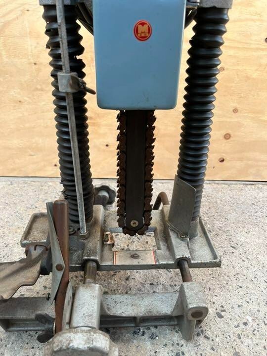 Makita 7100B Chain Mortiser Beautiful chain DIY power tools working