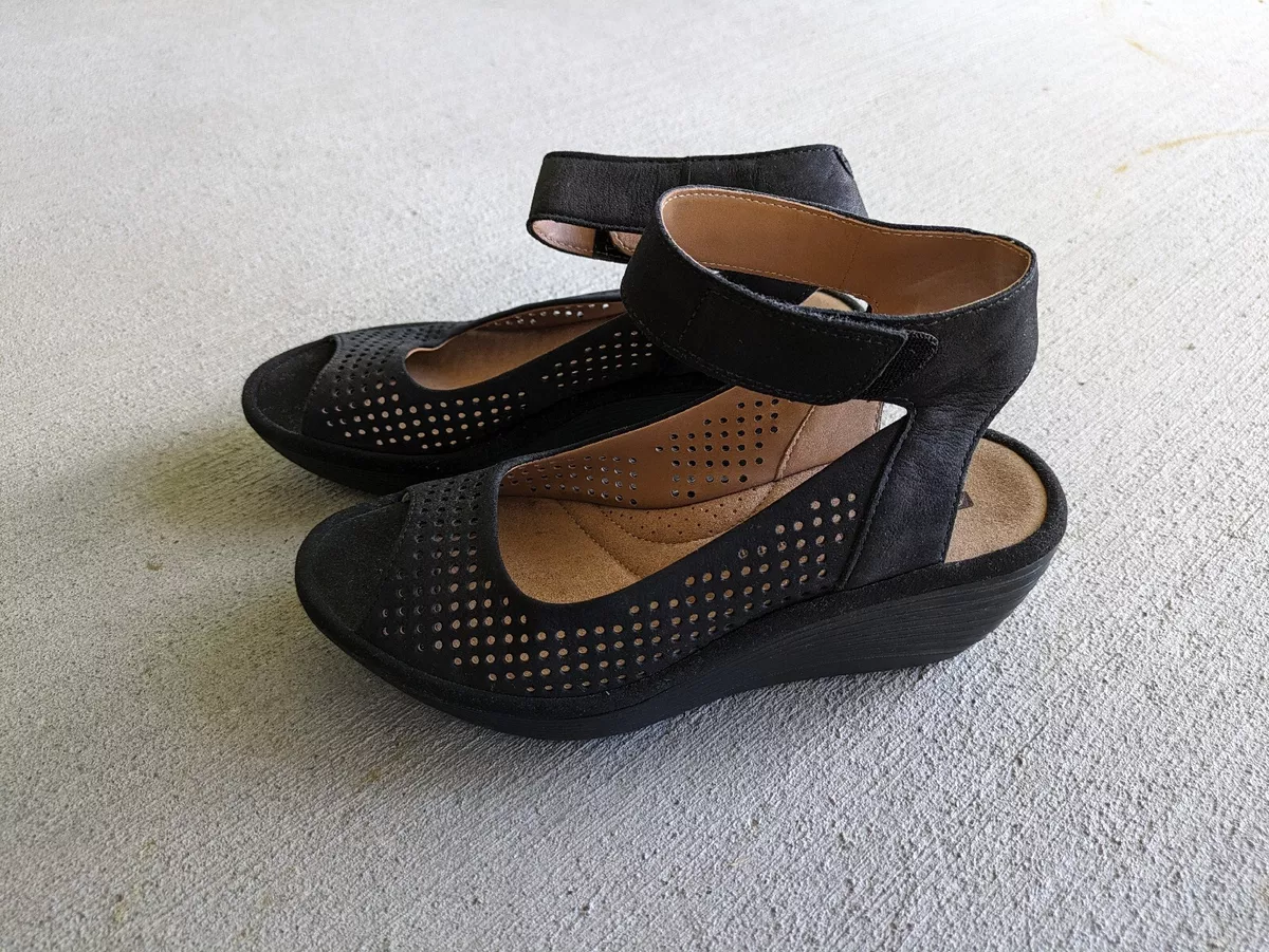 Clarks womens top black sandals