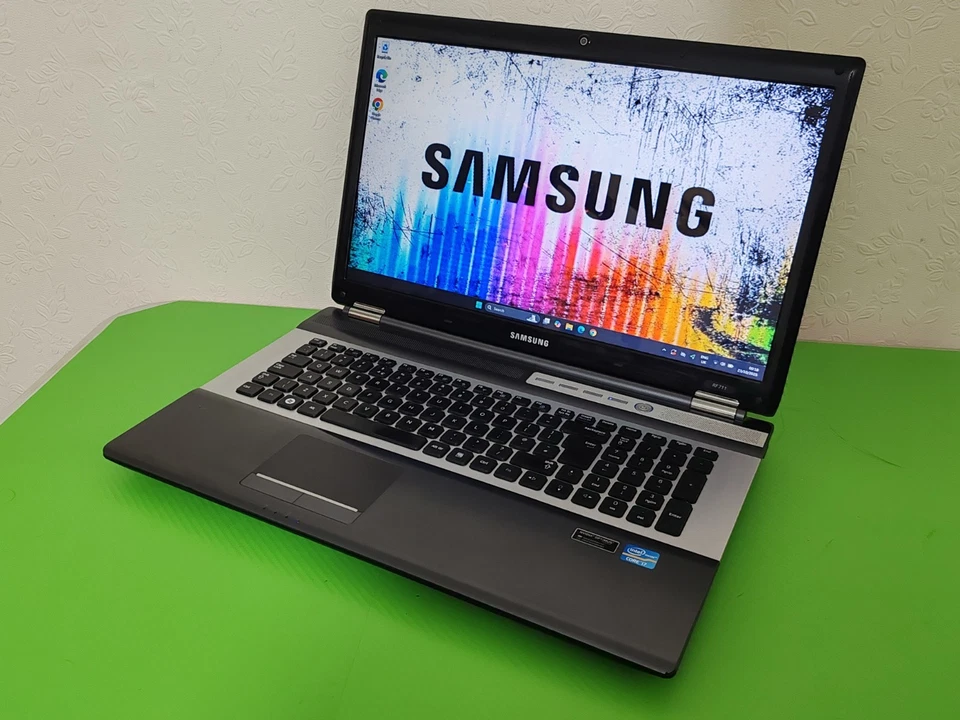 17 inch Core i7 Samsung Gaming Laptop 1TB Storage ( SSD And HDD ) - Image 3 of 4