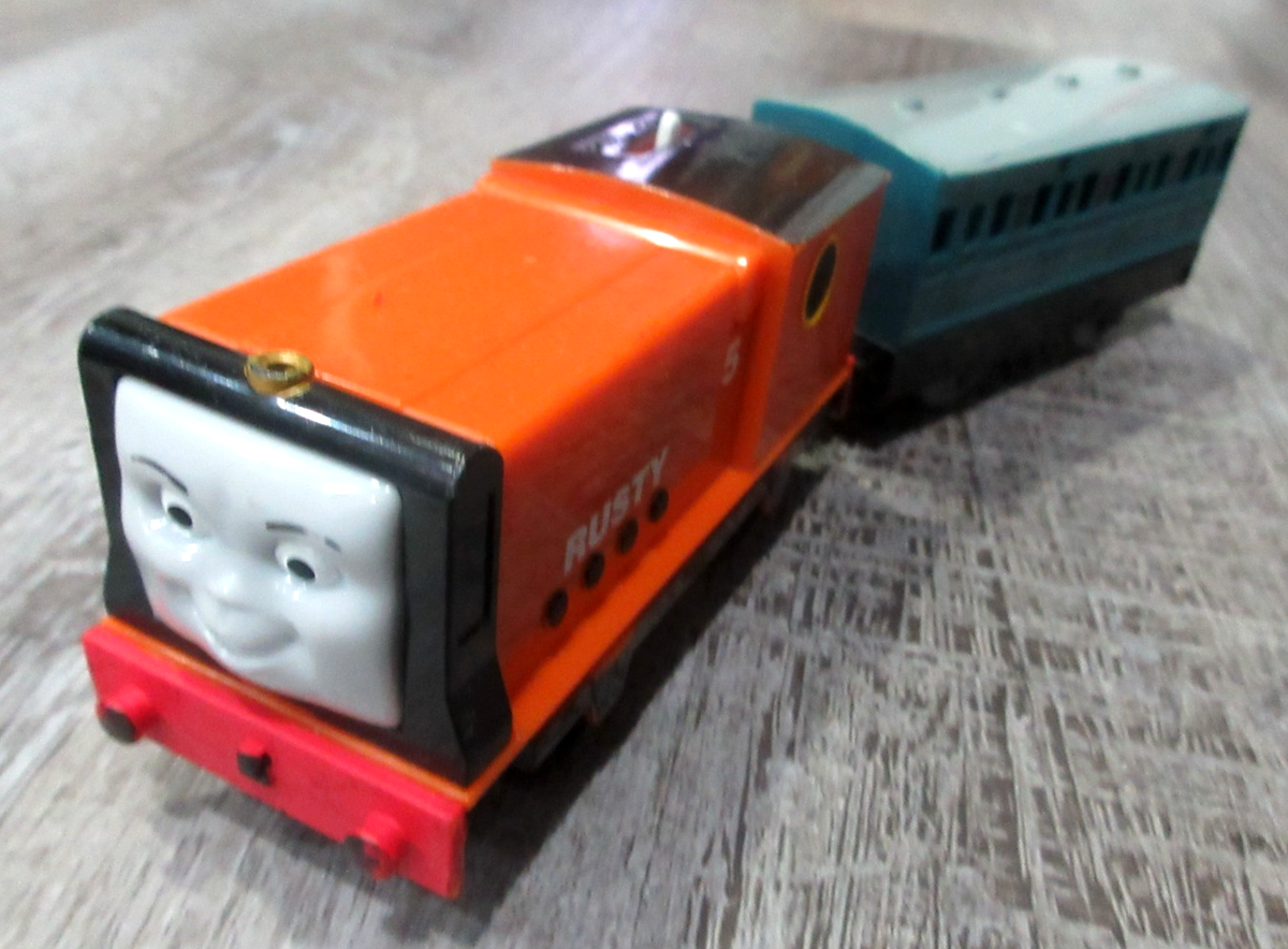 Motorized Rusty w/ Blue Narrow Gauge Coach - Thomas & Friends