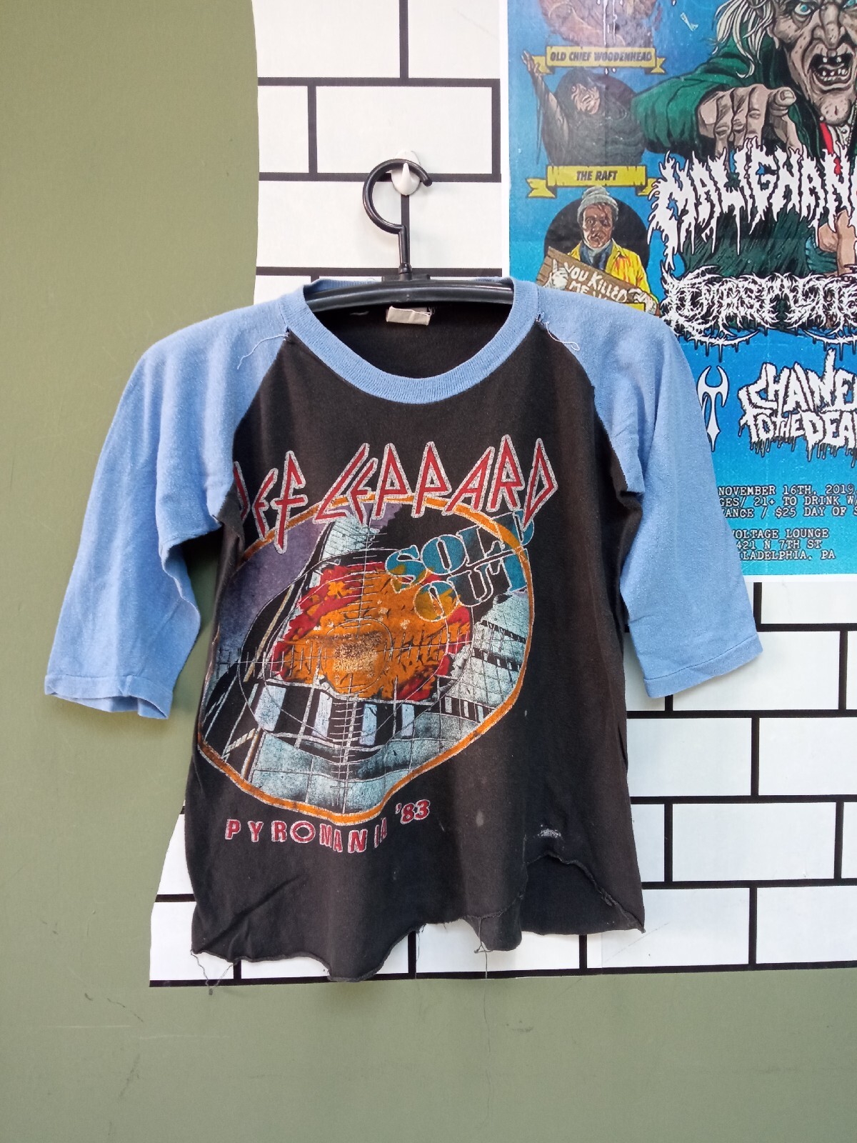 def-leppard-sold-out-pyromania-83-live-in-concert-vintage-t-shirt-3-4