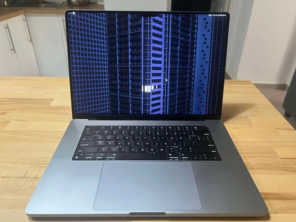 Apple MacBook Pro 16" M2 Max · 32GB · 1TB, photo 2 sur 3