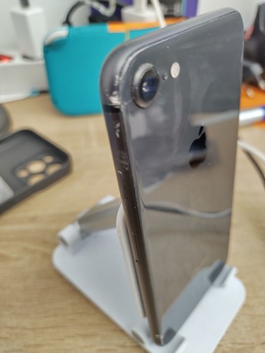 Apple iPhone 8 64go Téléphone Débloqué - Photo 2 sur 5