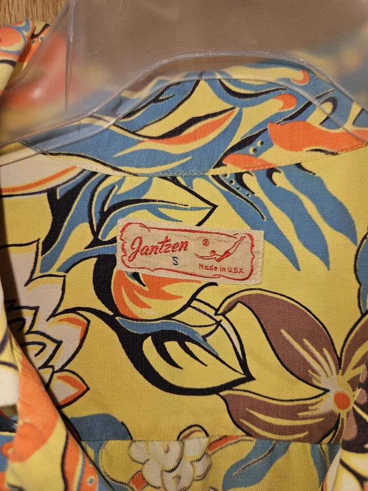 Vintage Jantzen Hawaiian Shirt 1950s Floral Aloha Shirt Made In USA Small - Image 3 of 4