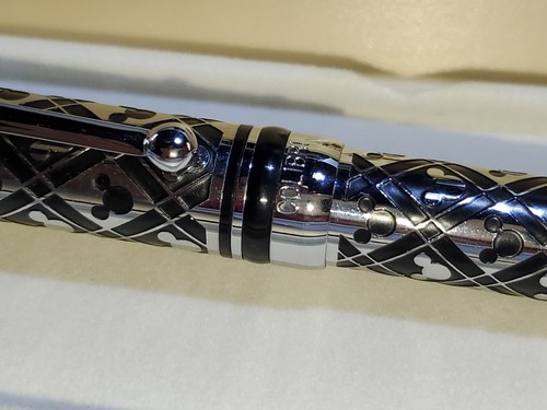 Bolígrafo Colibri Walt Disney Mickey Mouse de Colección, Negro y Cromo con Llavero  - Imagen 5 de 12