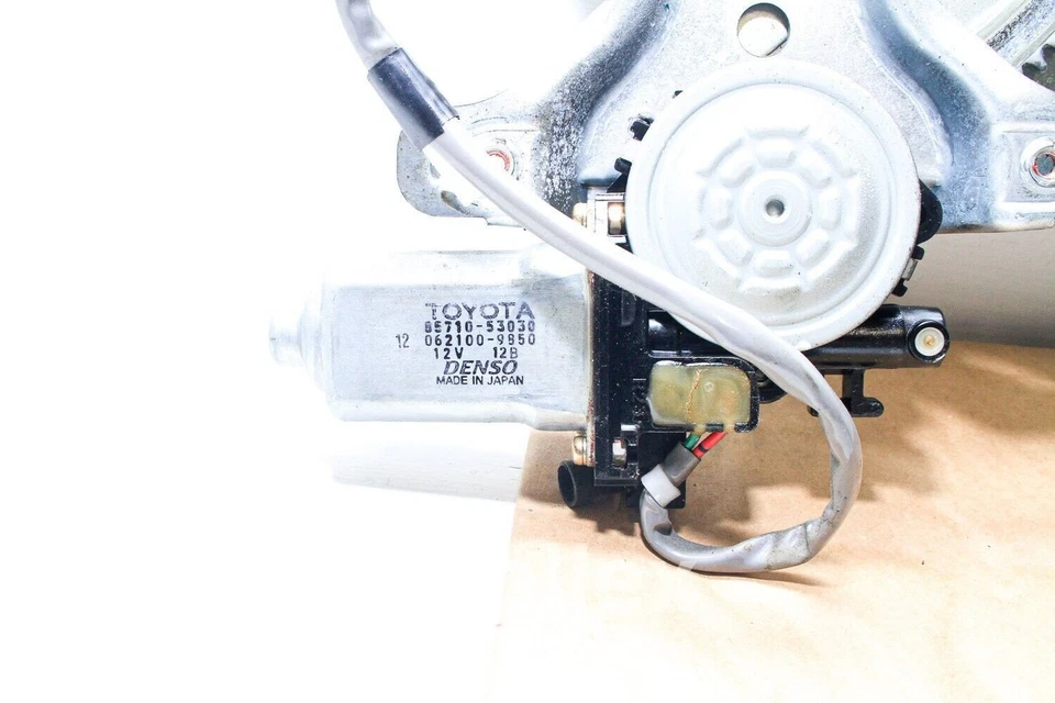 /\ 01-05 雷克萨斯 Is300 右后窗电机带调节器 85710-53030,69803-5302 — 第 2/4 张图片