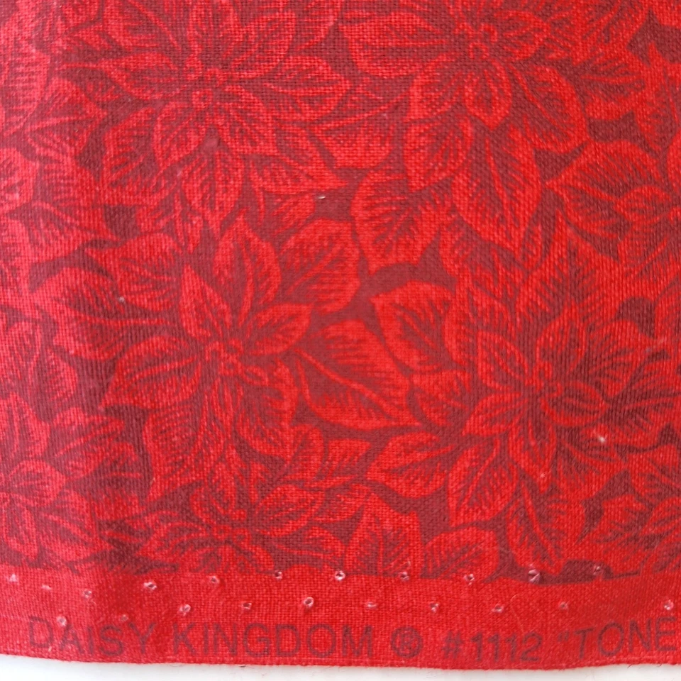 Tela de algodón de pascua tonal roja tono sobre tono Daisy Kingdom #1112 por comprar Foto 4 de 4
