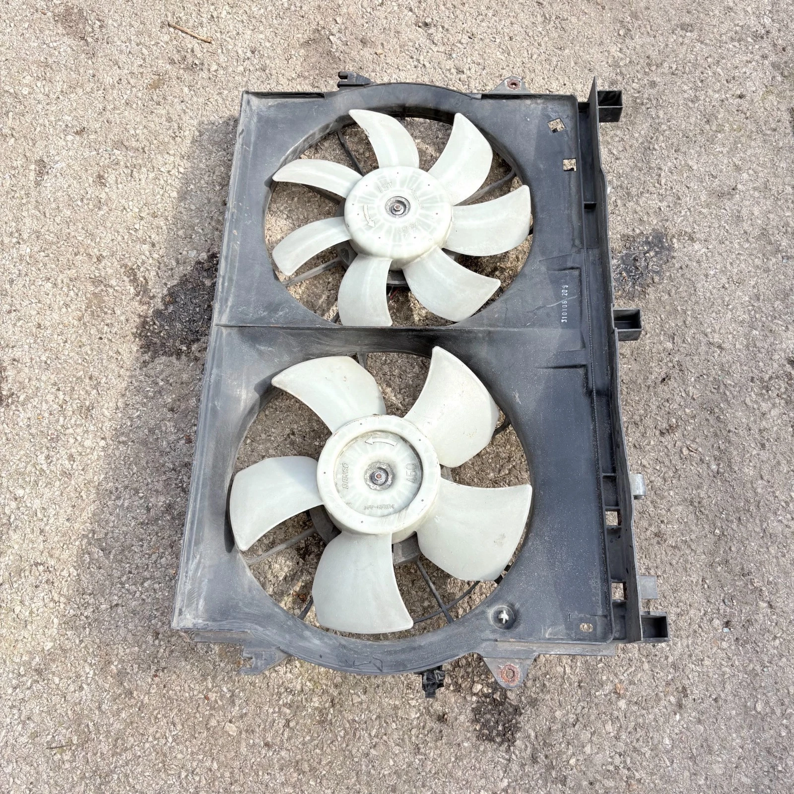 Toyota Corolla E12 NDE120 radiator cooling fan and shroud actual item front view