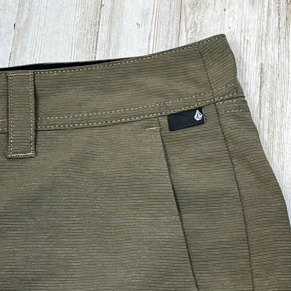 Volcom Shorts Mens Sz 32 Green 9” Inseam Stretch Skating Hipster Casual.     T13 - Image 2 of 4