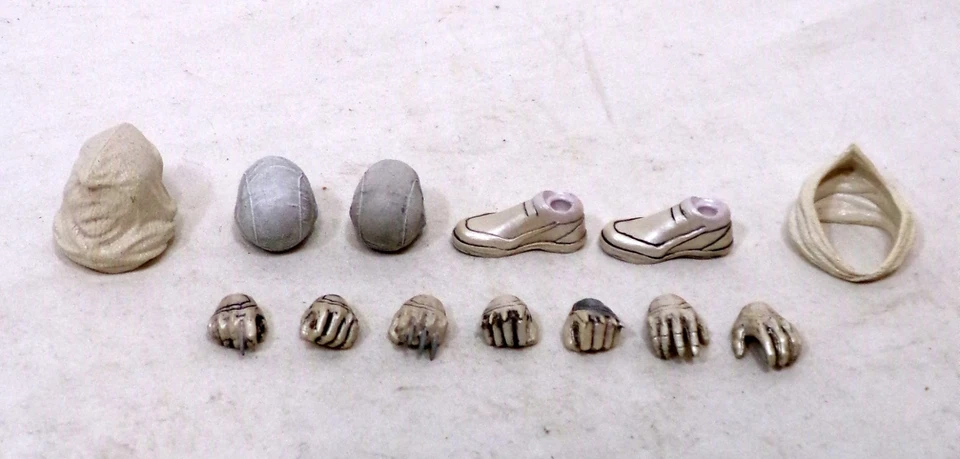 Lote de piezas y accesorios Mezco One:12 Collective Marvel Moon Knight escala 1/12 Foto 2 de 2