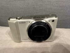 CASIO EXILIM EX ZR800 Compact Digital Camera with SD Card