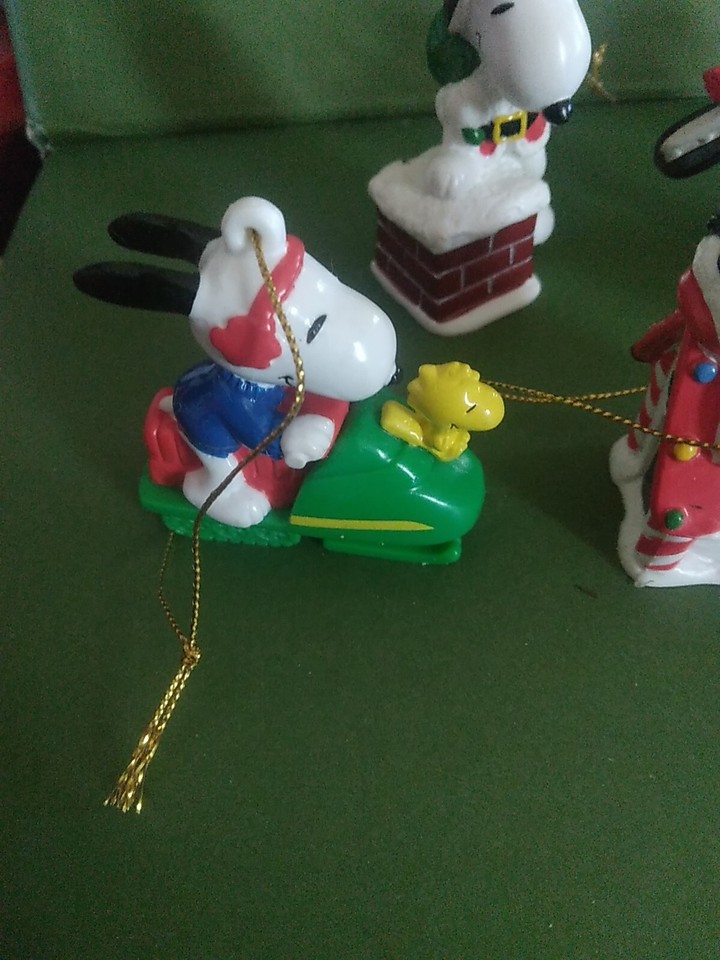 8 VTG Snoopy Whitmans Winter Sports/Christmas PVC Ornaments Figurines