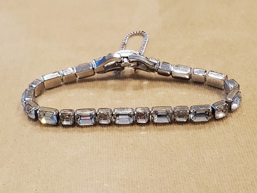 VINTAGE MAZER BROS. CLEAR RHINESTONE 6 1/2" TENNIS BRACELET