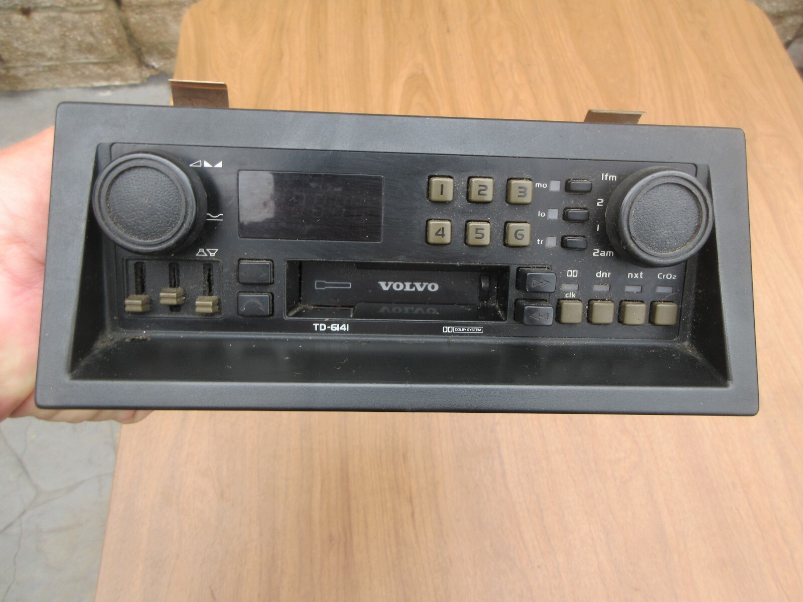 84-89 Volvo 740 B230f OEM Am FM Stereo Cassette Player 1384998 B4 
