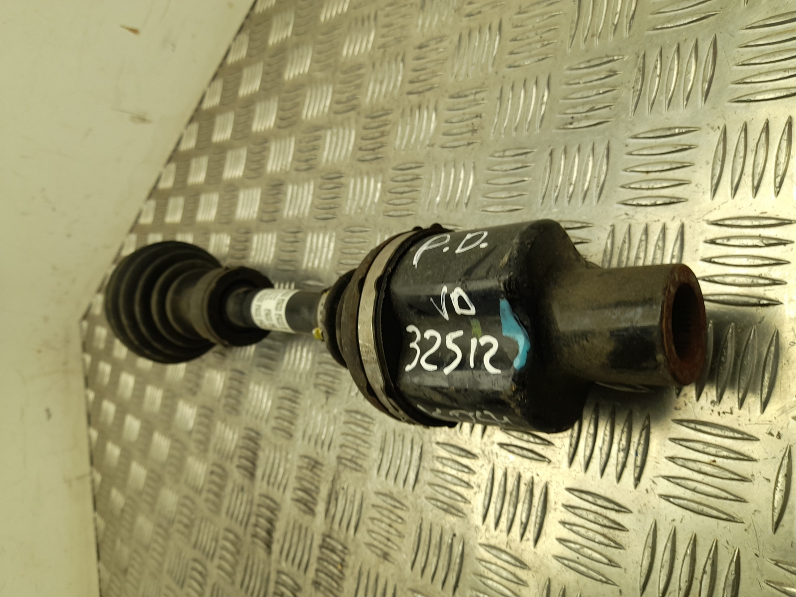 TOYOTAハイエース純正ショックアブソーバー新車外し