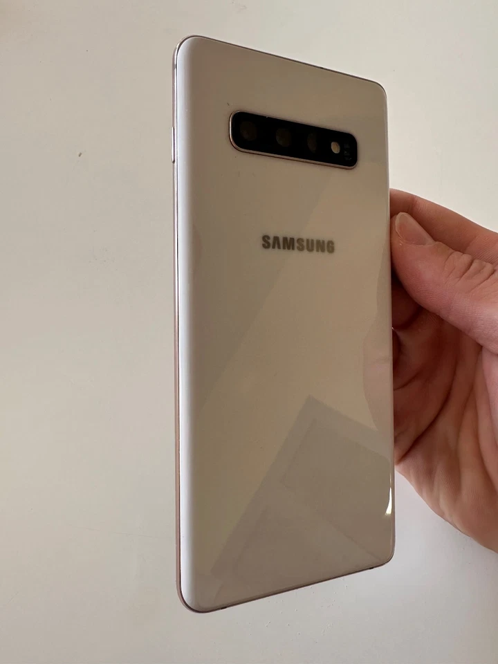 Samsung Galaxy S10+ · 512GB, foto 1 di 5