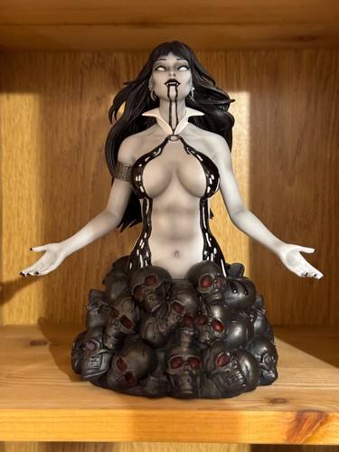 🦇 Vampirella Underworld Variant - 1/6 Scale Bust - Dynamite Entertainment + Original Box - Picture 2 of 23