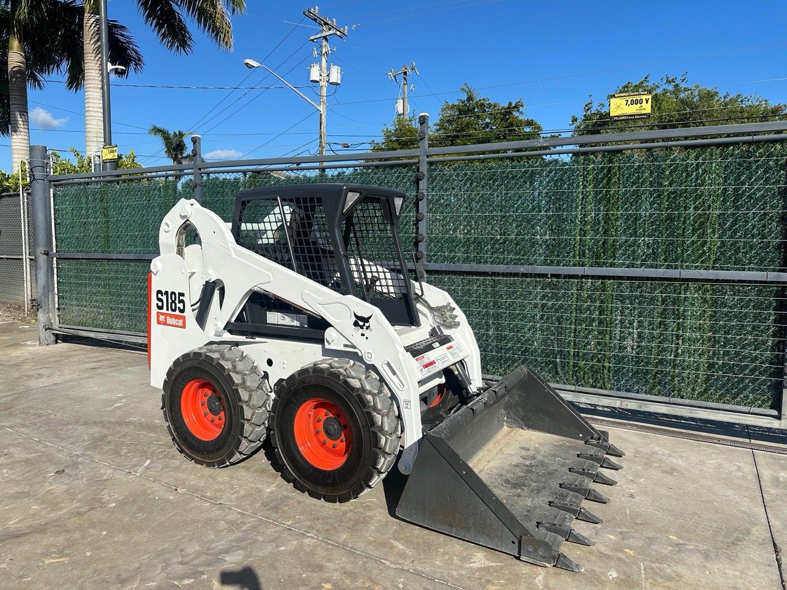 2004 BOBCAT S185- STANDARD CONTROLS- NO DEF -LOW HOURS