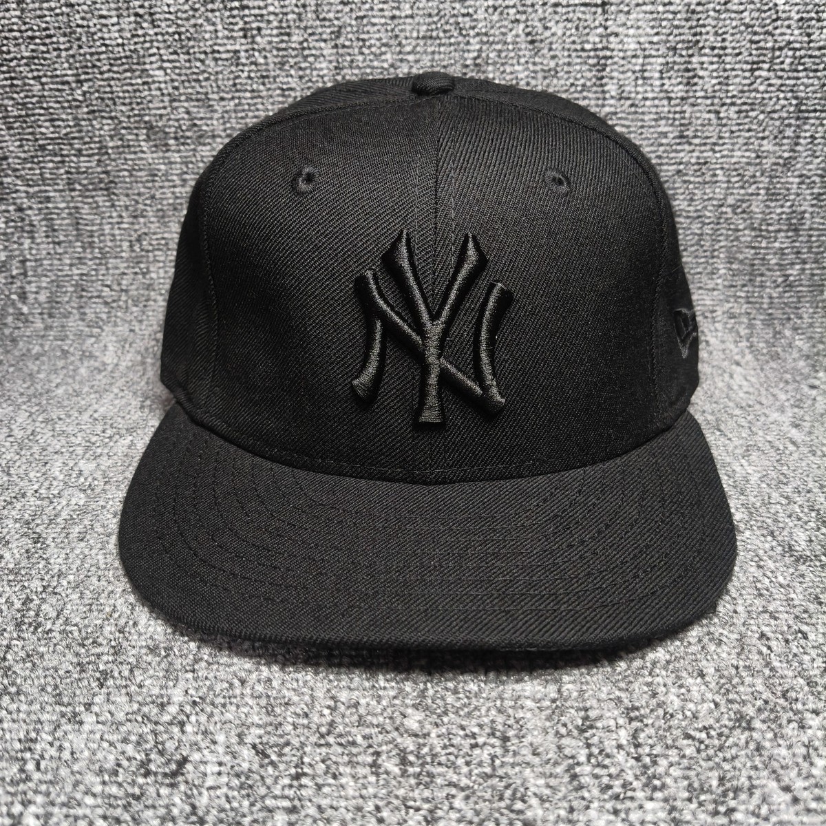 New Era 59FIFTY New York Yankees Black Fitted Cap Size 7 1/8
