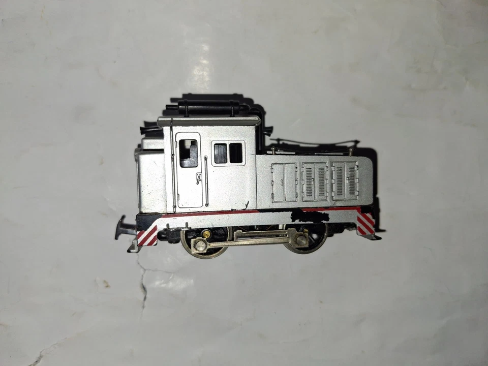 Vintage Rivarossi loco diesel da manovra 2 assi Baltimora & Ohio, livrea argento - Immagine 2 di 4