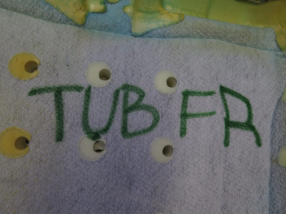 01-06 BMW E46 330ci CONVERTIBLE FRONT RIGHT SEAT UPPER LEATHER CUSHION BEIGE OEM - Image 2 of 4