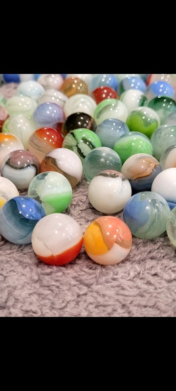 25 Random Grab Vintage Vitro Conquerer Marbles. Vrs Sizes. All Mint Condition!