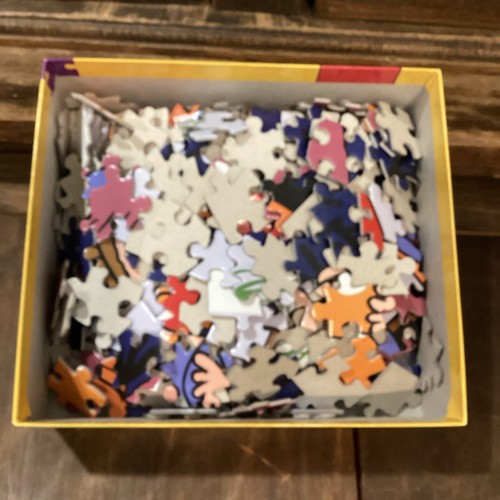 Peanuts Charlie Brown And The Pathetic Tree 300 Pc Jigsaw Puzzle - Picture 4 of 9