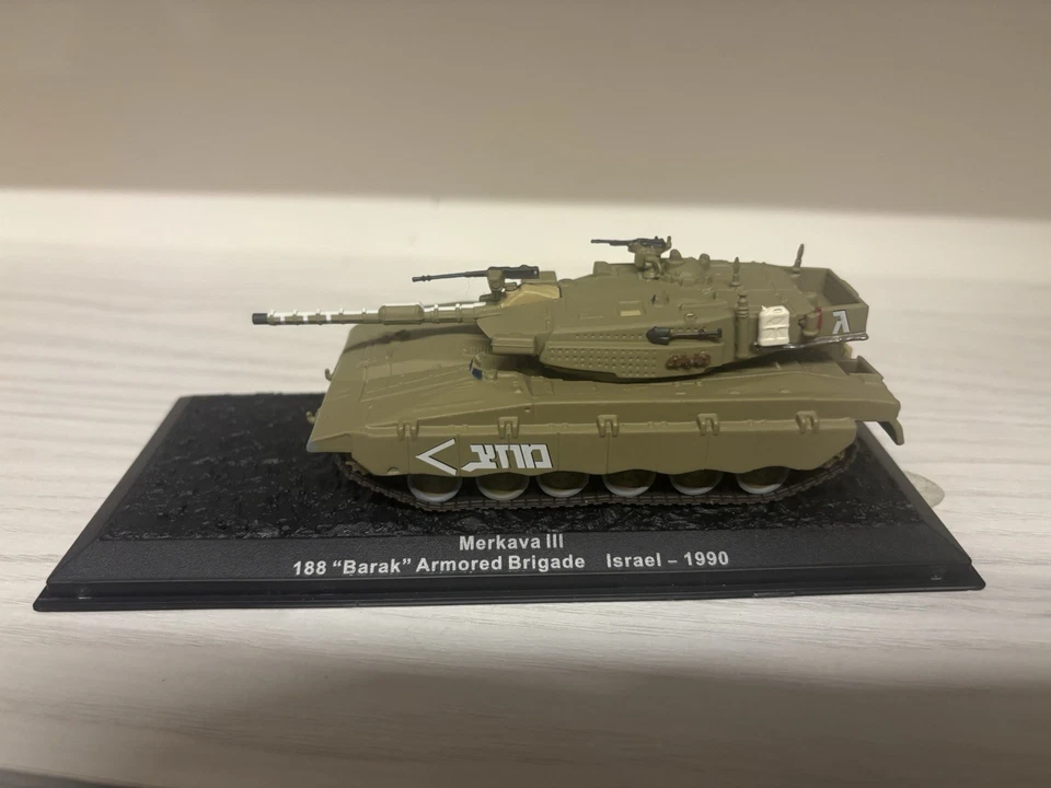 Lotto carri armati 1/72 De Agostini: Abrams - Sherman - T-34/76 - MerkavaIII - Immagine 3 di 4