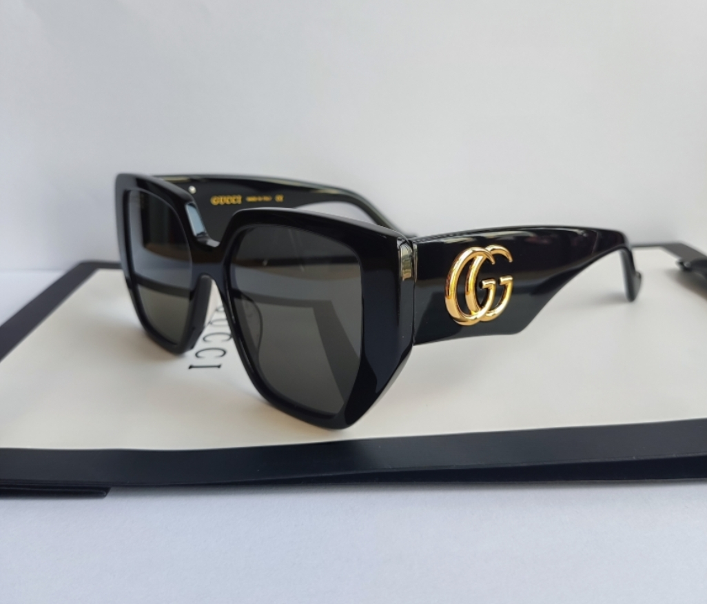 Authentic Gucci GG0956s Women Square Oversized Sunglasses  display picture 3