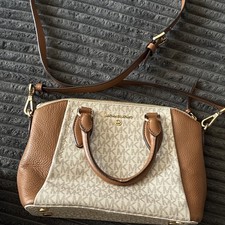 Michael Kors Signature Logo Medium Beige/Brow...