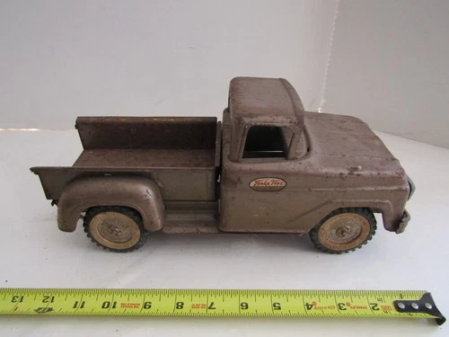 VINTAGE TOY TRUCK PRESSED STEEL TONKA TOYS ROUND FENDER PICKUP PICK UP TRUCK