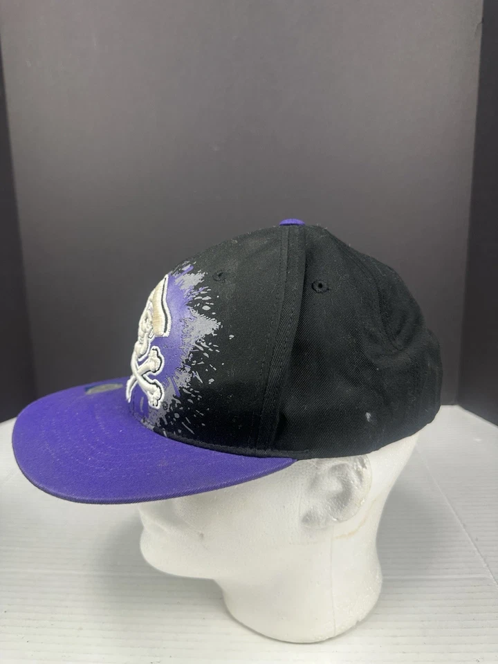 Snapback Top Of The World Pirates Ncaa Ecu Foto 3 de 4