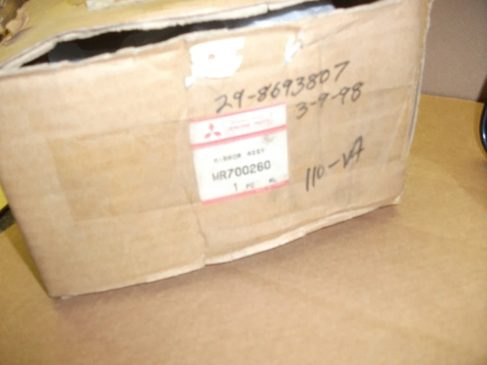 Nuevo Mitsubishi 1993 Dodge Colt 200, Summit espejo retrovisor exterior izquierdo MR700260 OEM NOS Foto 3 de 3