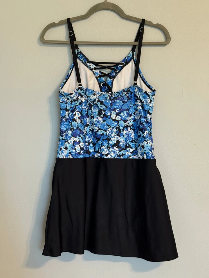 TRAJE DE BAÑO/VESTIDO DE BAÑO MUJER. TALLA: L ESTAMPADO FLORAL AZUL Y NEGRO Foto 2 de 2