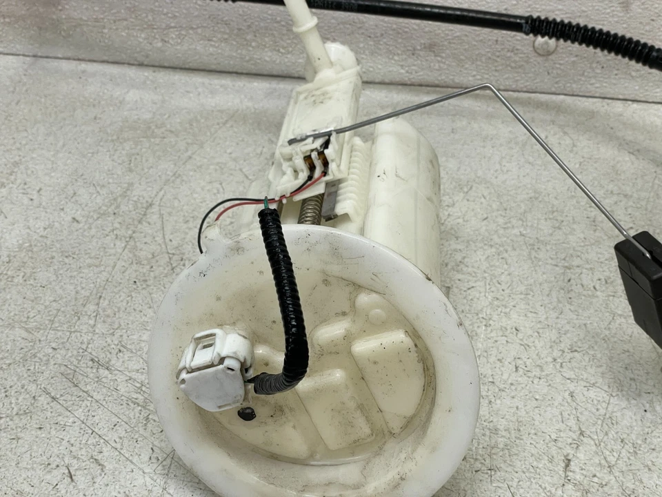 Unidad de envío de bomba de combustible tanque de gasolina 14 15 16 Lexus IS350 IS250 1439 OEM Foto 2 de 4