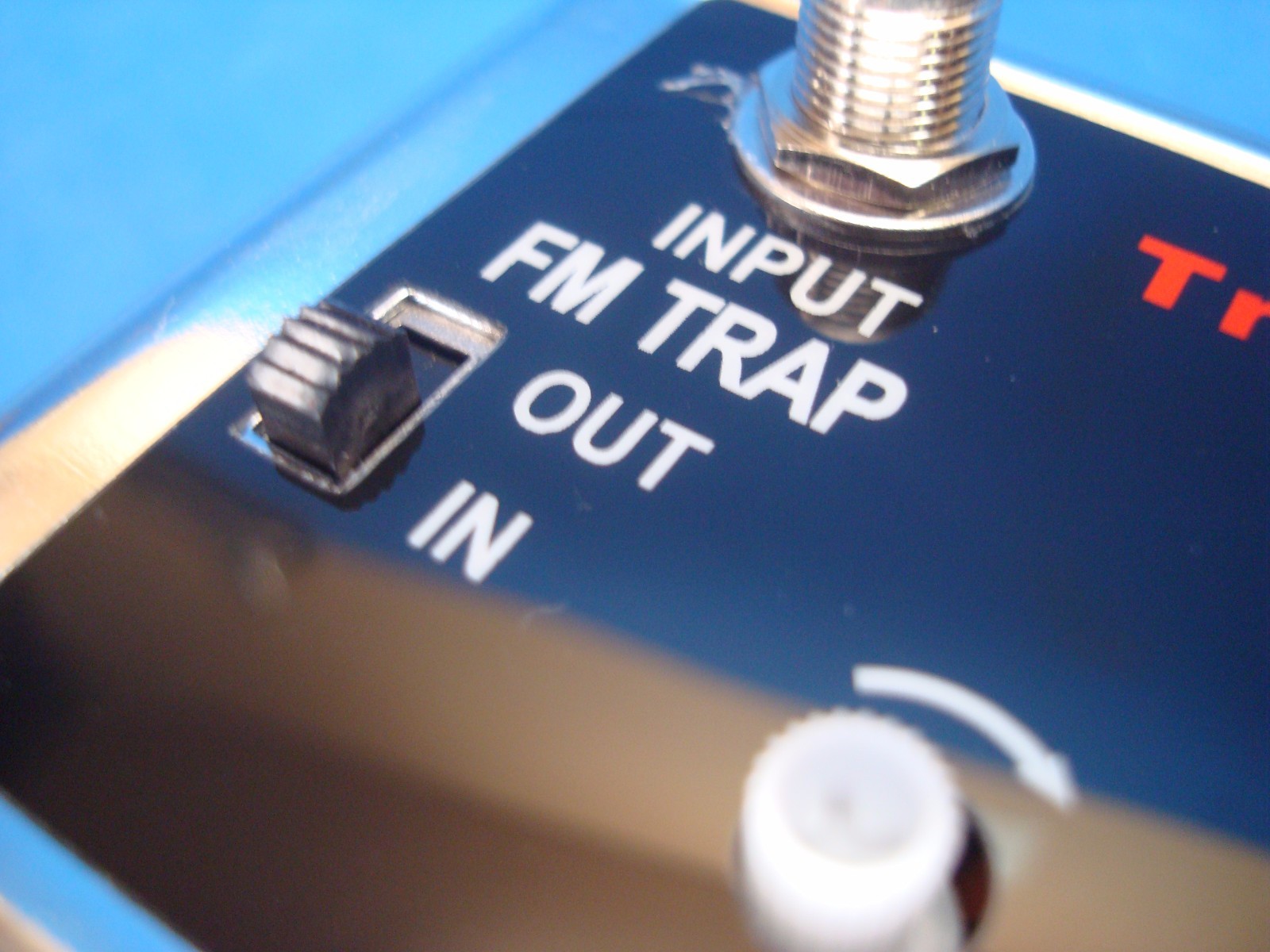 36DB CABLE TV ANTENNA INLINE BOOSTER COAX SIGNAL AMPLIFIER WITH GAIN