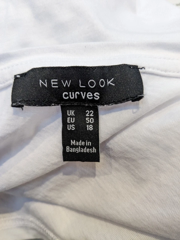 New Look Curves Christmas Santa Womens Top T-Shirt Size 22 White VGC - Image 3 of 4