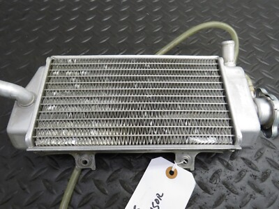 はいの 05 HONDA CRF 450 R CRF 450R OEM RIGHT RADIATOR FILL SIDE RAD 19010