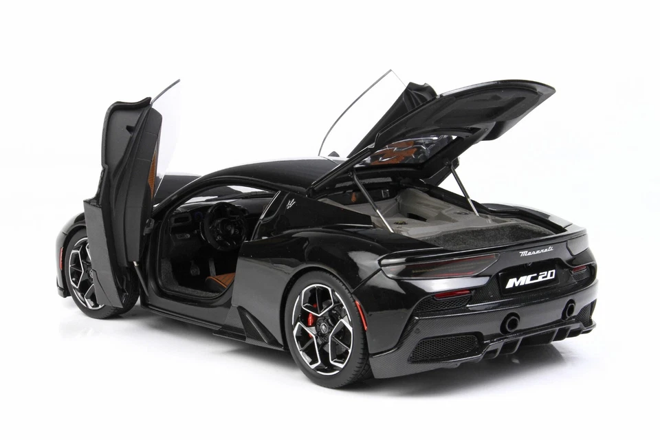 HE180051B 1/18 scale - BBR Maserati MC20 Nero Enigma DIE-CAST - Immagine 3 di 4